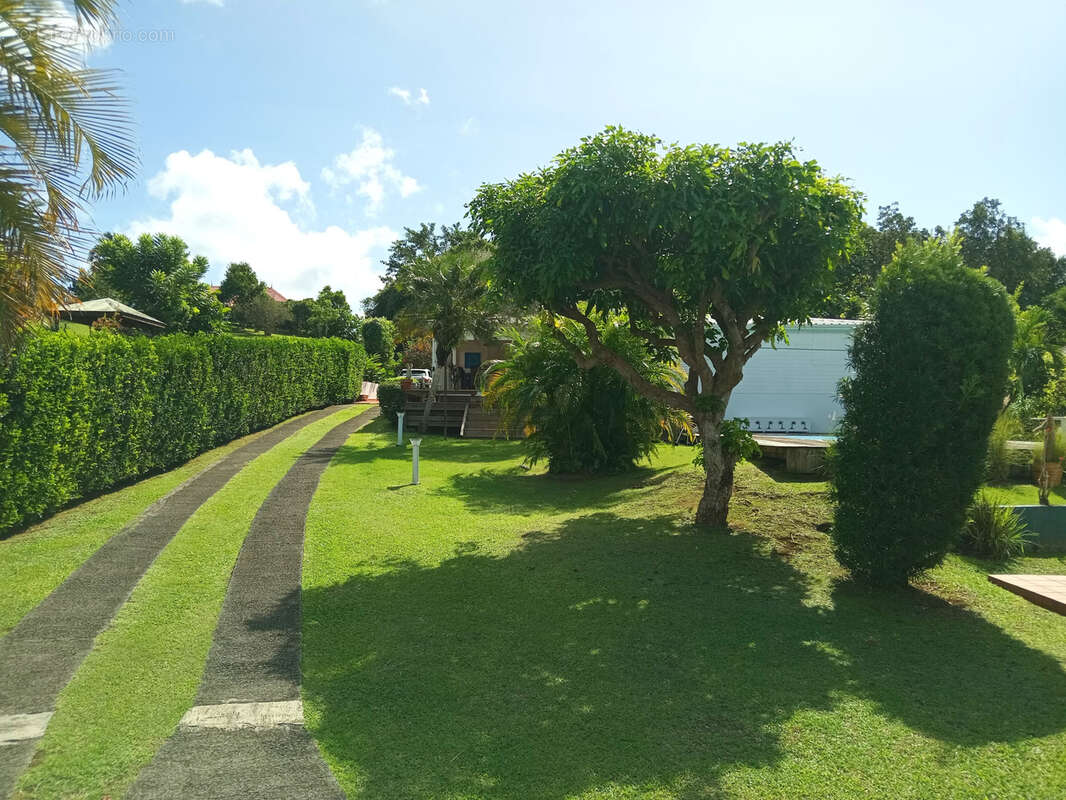 Maison à PETIT-BOURG