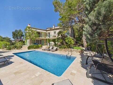 Maison à MANDELIEU-LA-NAPOULE