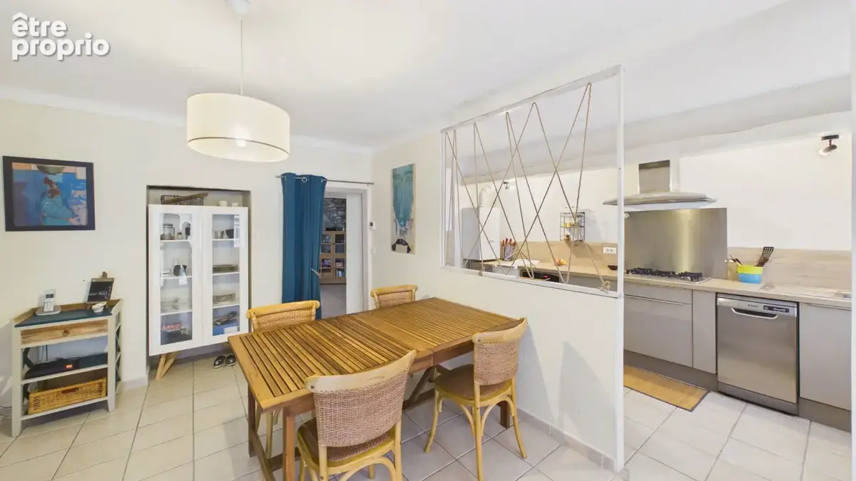 Uchaud , appartement de caractère 86 m² avec cour privative, cave voûtée et 2 chambres - photo 4