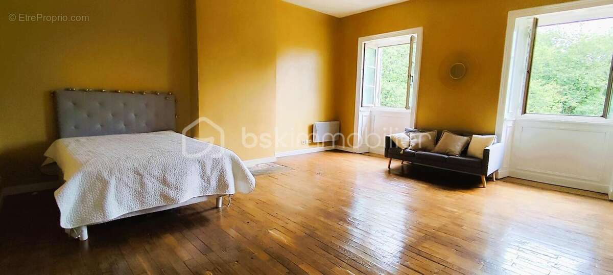 Château à vendre - Aile de château d'exception sur la commune de Parigné – 457 m² – 2 hectares de terrain - photo 20