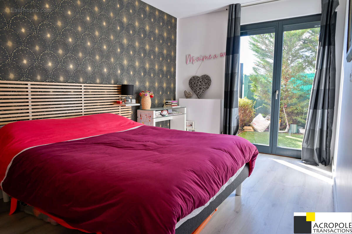 Appartement à SAINT-GENIS-LES-OLLIERES