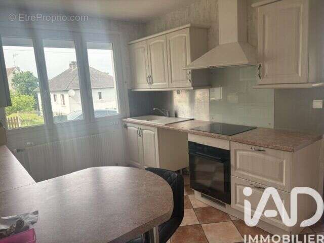 Maison 125 m² à Janville  - photo 4