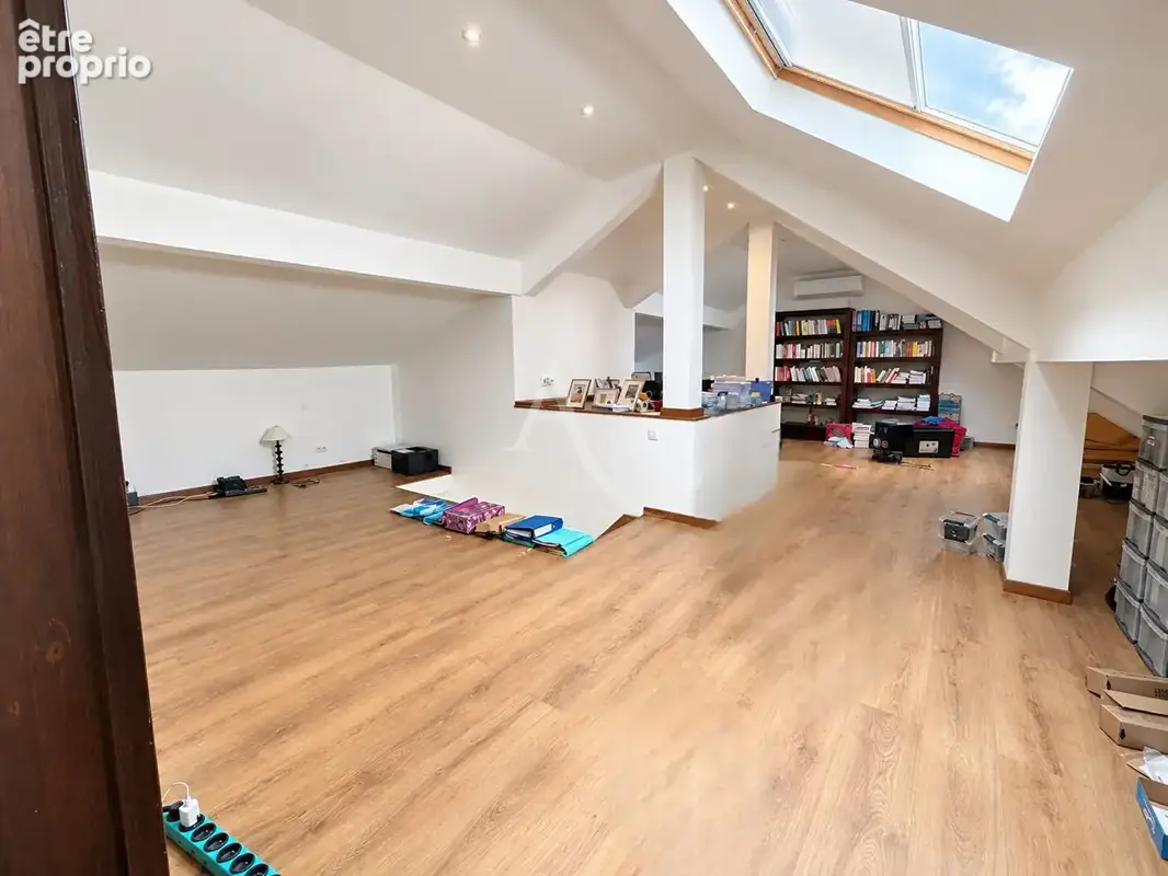 EN EXCLUSIVITE: Immeuble Fort De France 7 pièce(s) 152.17 m2 + annexes. - photo 6