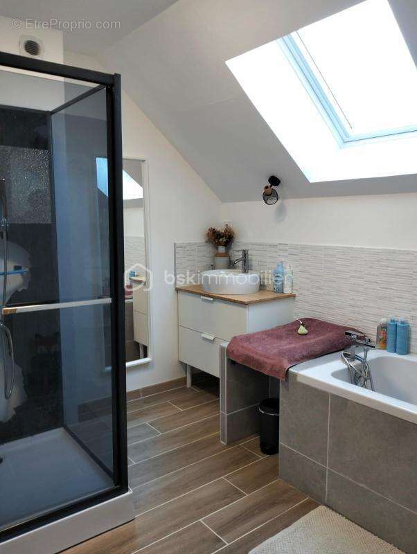 Maison à MONTREUIL-EN-TOURAINE