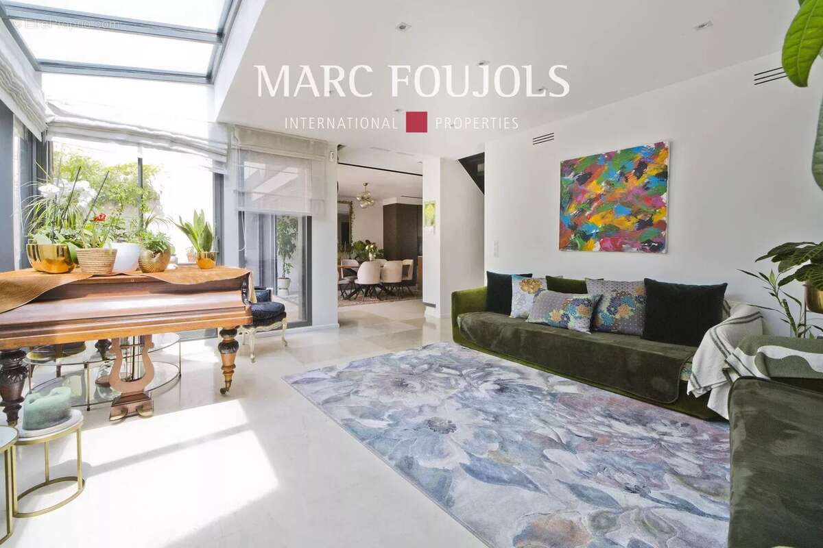 Maison à COURBEVOIE