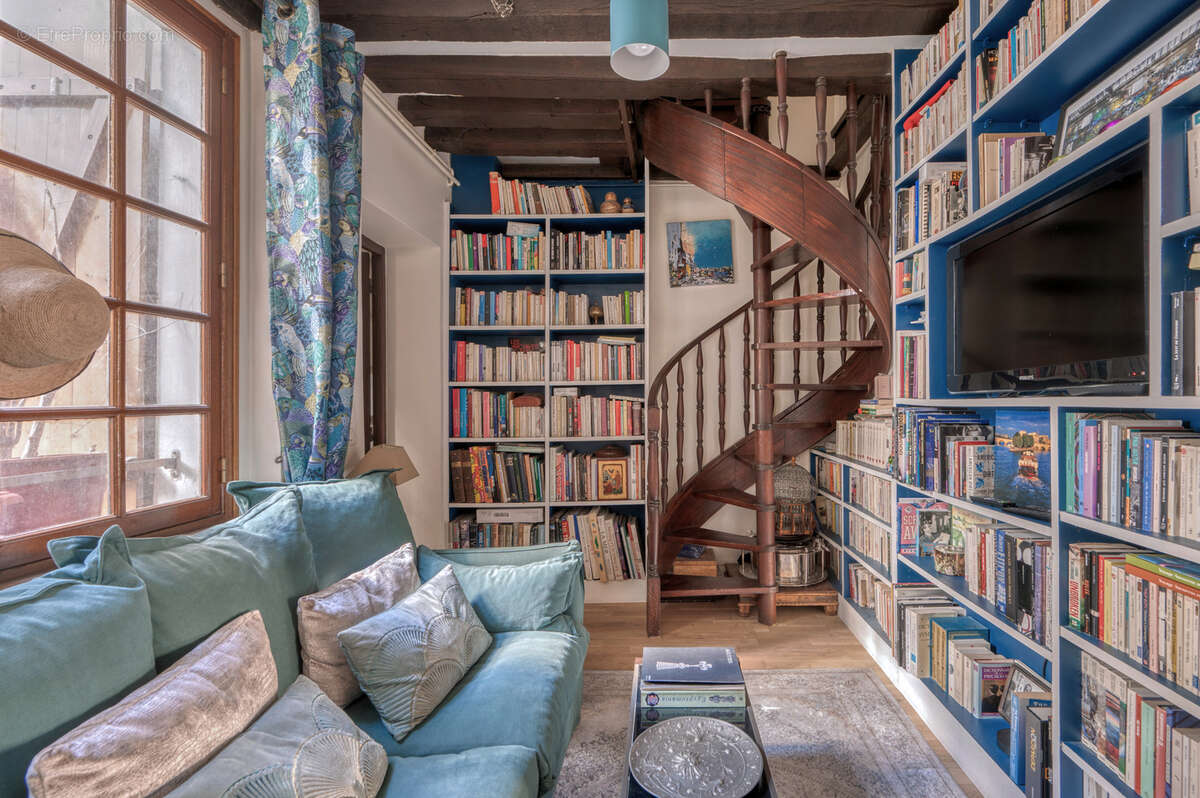 Appartement à PARIS-3E