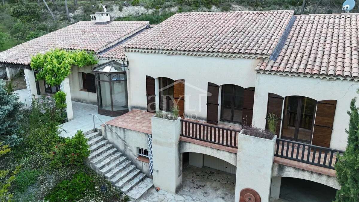 Maison 6 pièces – 182 m² sur 1 HA de terrain clos – Vue dominante – Rognes - photo 4