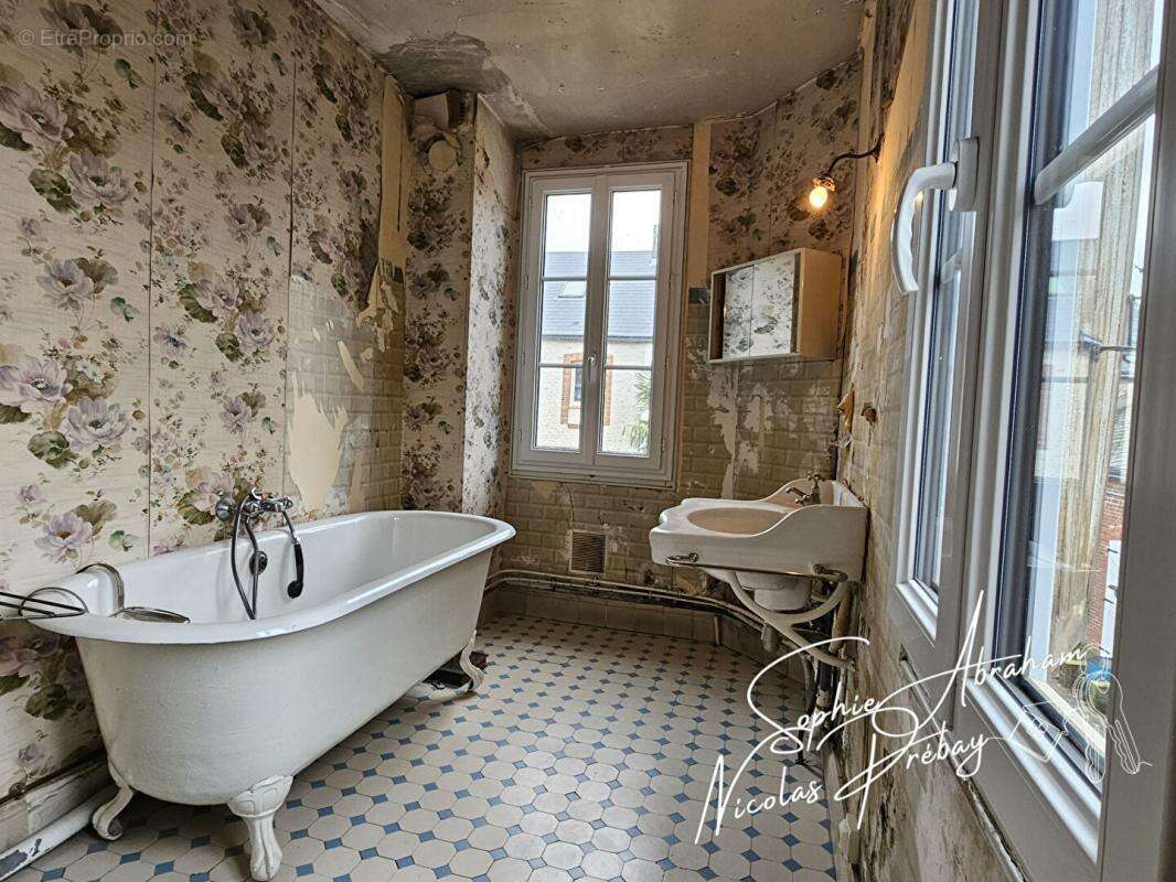 Maison à TOURY