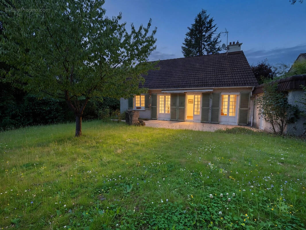 Maison à VERRIERES-LE-BUISSON