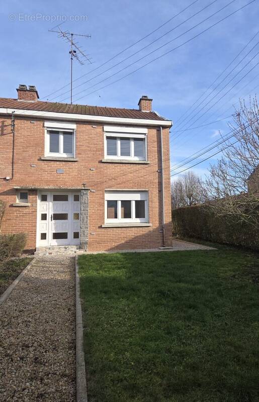 Maison à AULNOYE-AYMERIES
