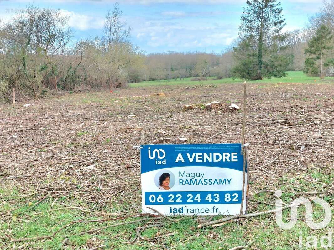 Terrain 3738 m² à Jouy-Sur-Morin  - photo 3