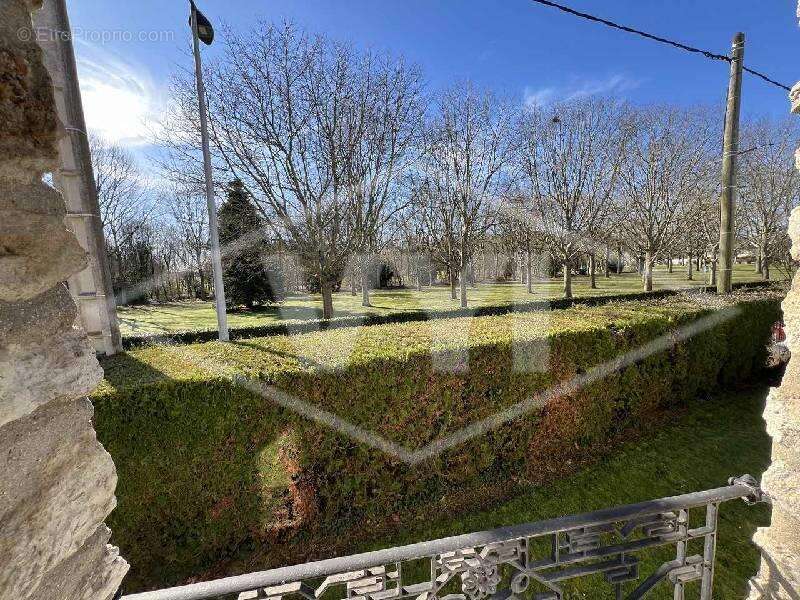 Maison à COMBS-LA-VILLE