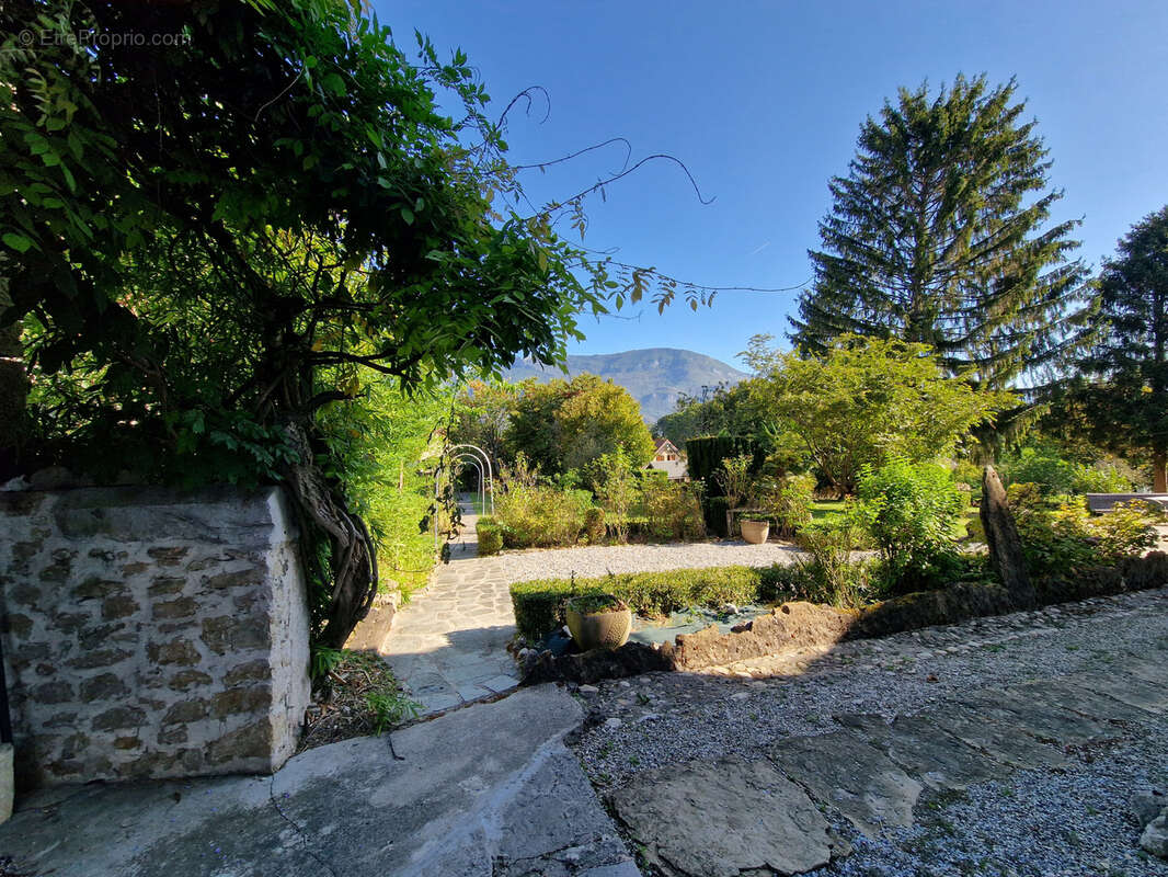 Maison à CEYZERIEU