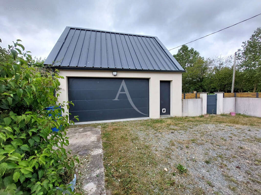 Entre Vern d'Anjou et Angrie  - Charmante longère rénovée avec beaux volumes et cachet - photo 13