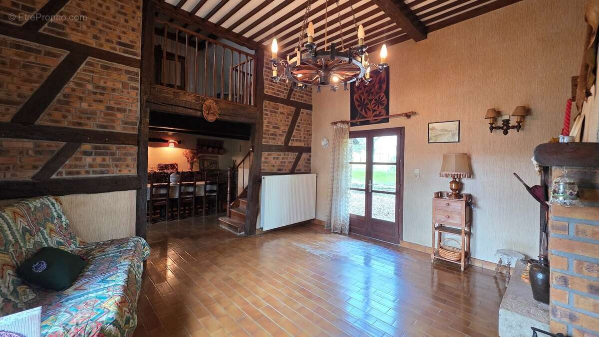 Maison à SAINT-ETIENNE-EN-BRESSE