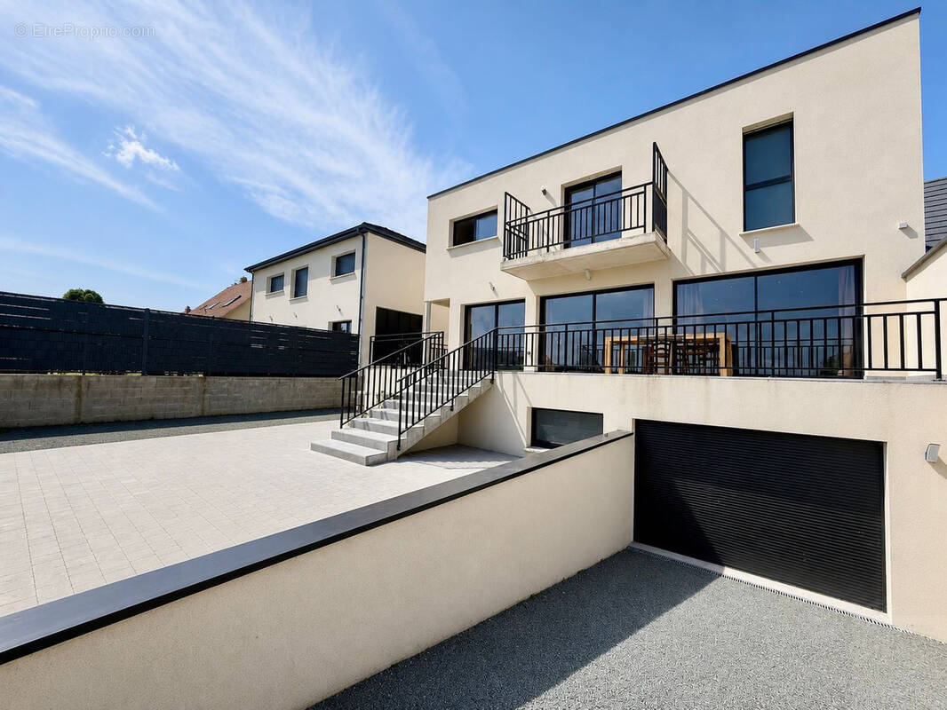 Maison à BUSSY-LES-DAOURS