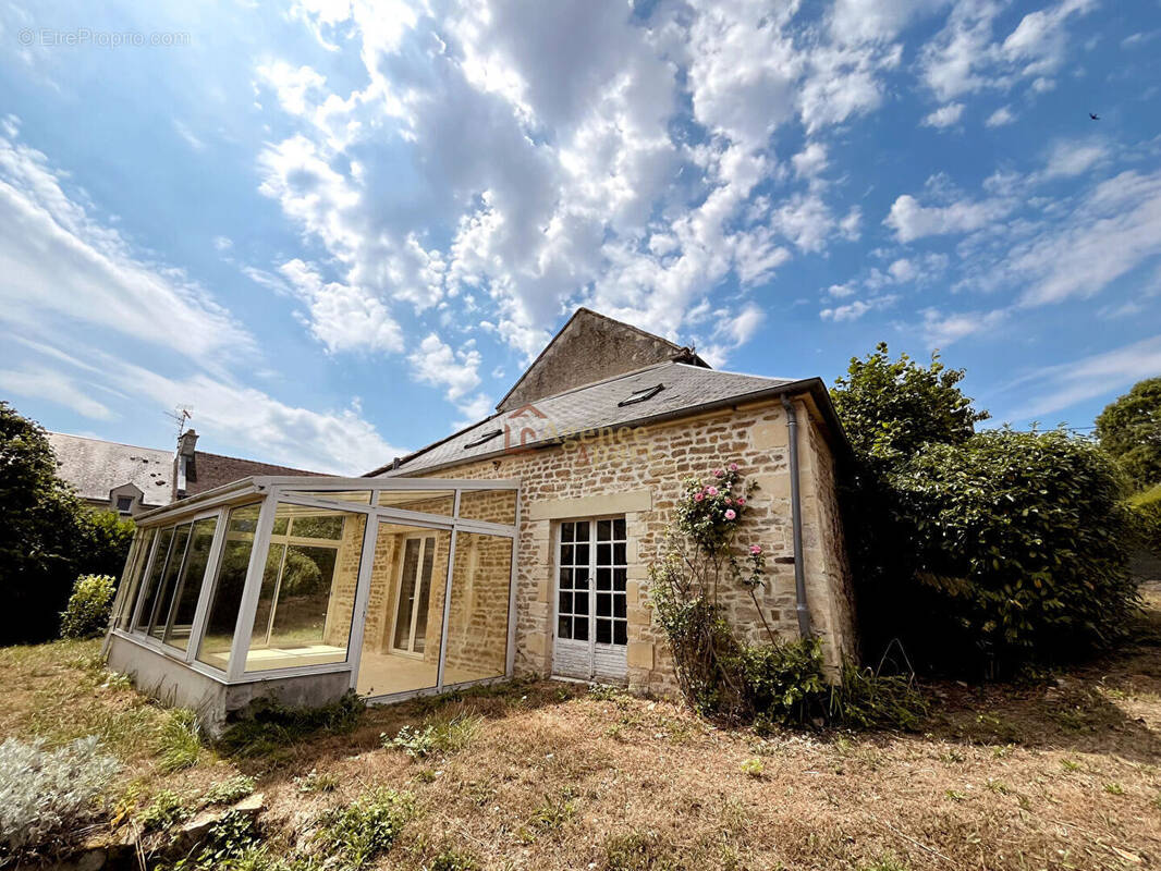 Maison à CLINCHAMPS-SUR-ORNE