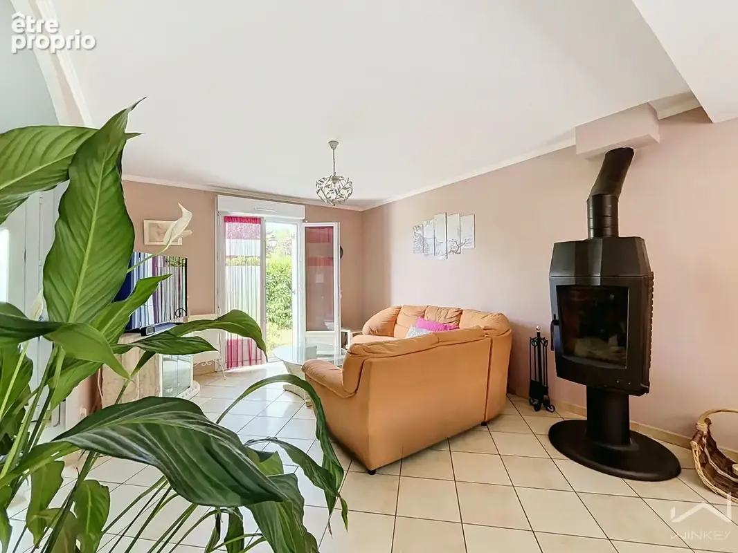 À Écharcon, cette maison à tout pour plaire ! - photo 4