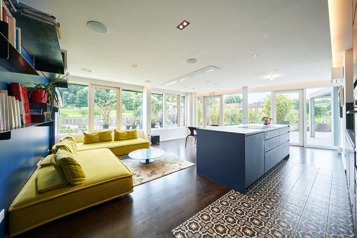 Appartement contemporain avec terrasse panoramique de 270 m2 - photo 2