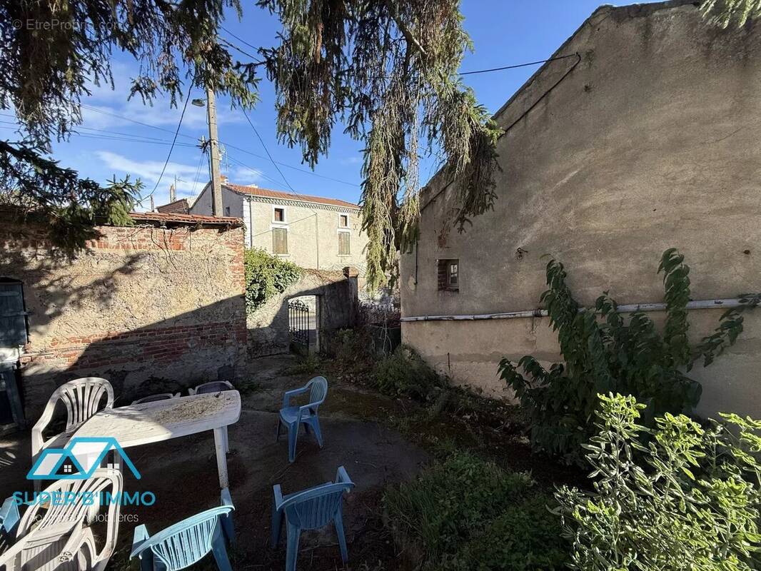 Maison à FRUGERES-LES-MINES