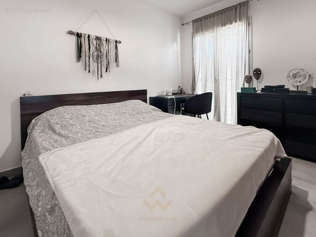 Appartement T2 - rez-de-jardin - Chambre - La Garde 83130