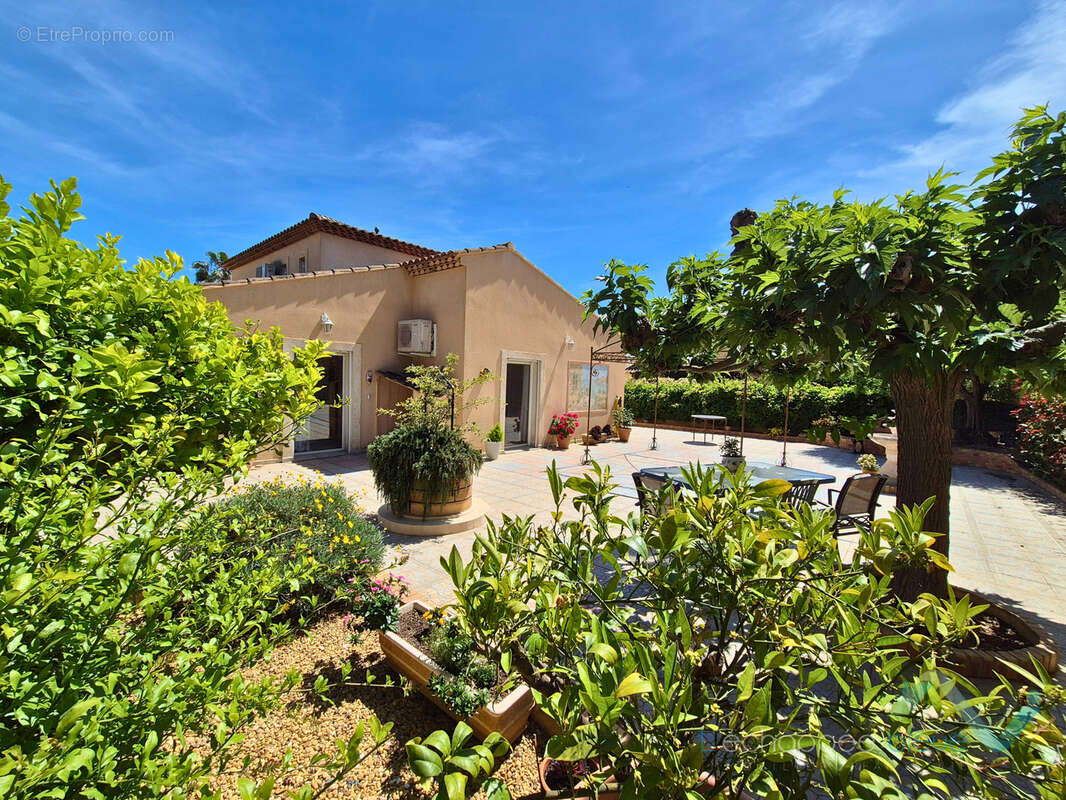 Maison à HYERES