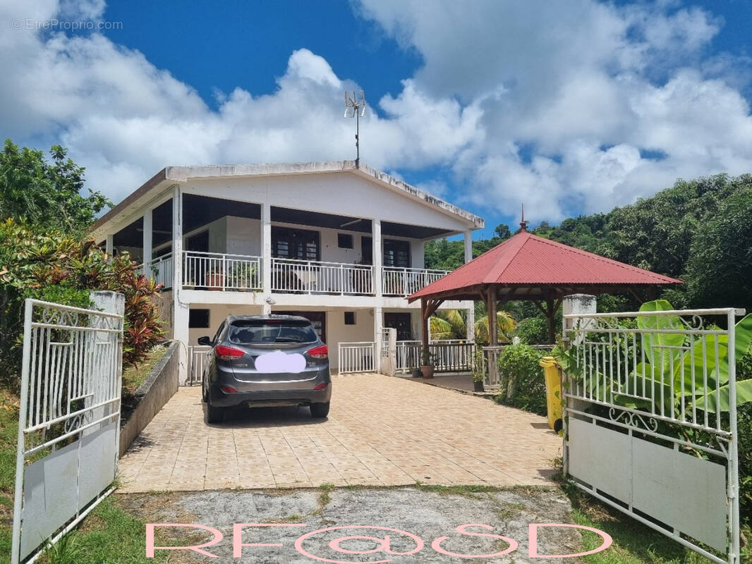 Maison à RIVIERE-SALEE