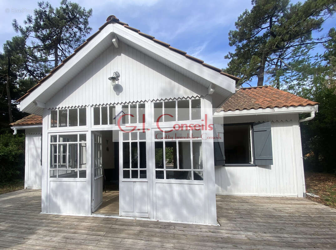 Villa  ferretcapienne  avec dépendance - photo 3