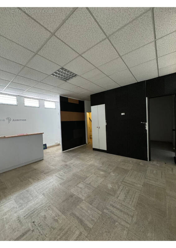 Commerce à LES PONTS-DE-CE