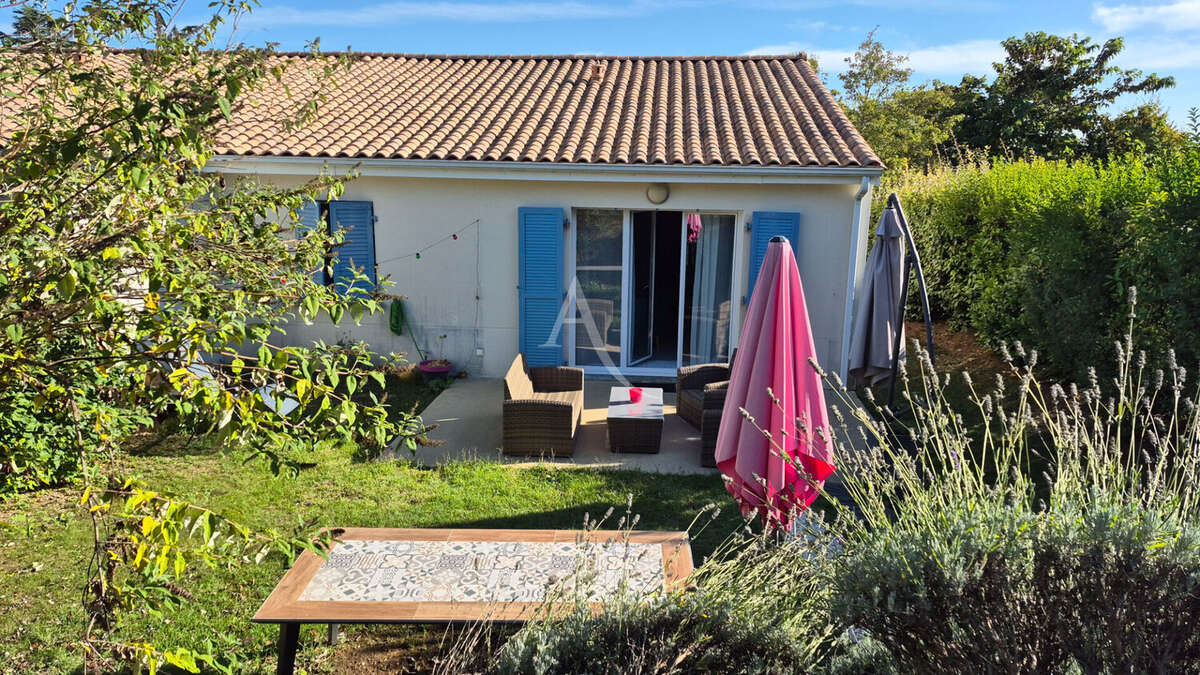 Maison de plain pied à Ternant avec une piscine privative pour résident - photo 3
