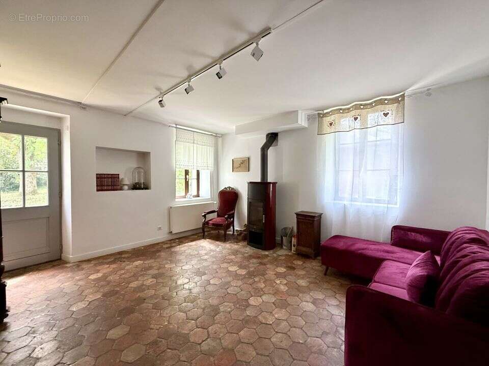 A vendre : ensemble immobilier de charme avec deux maisons et - photo 16
