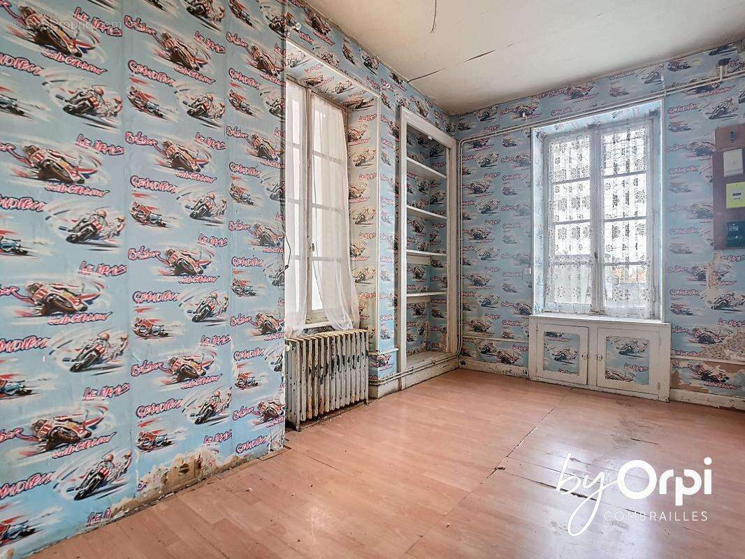 Appartement à COMMENTRY
