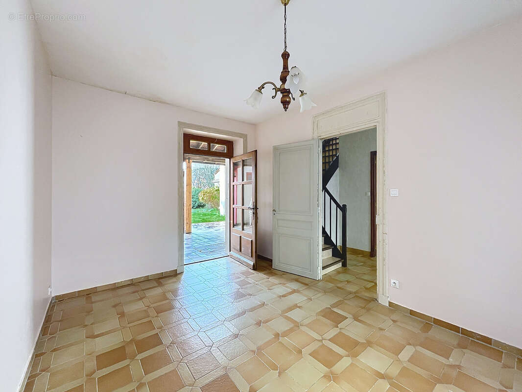 Maison au calme avec jardin et vue dégagée  - 124 m² et 4 chambres - photo 7