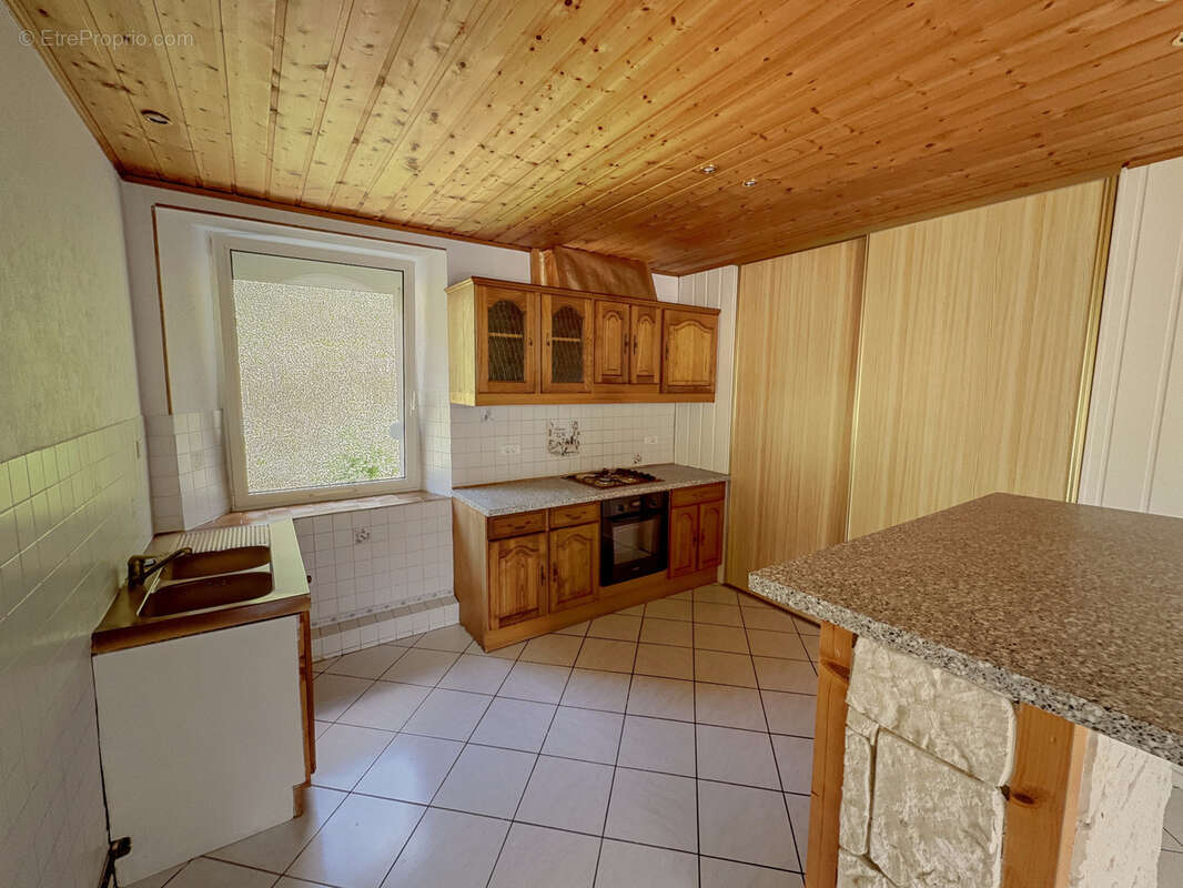 Appartement à PONT-DE-ROIDE