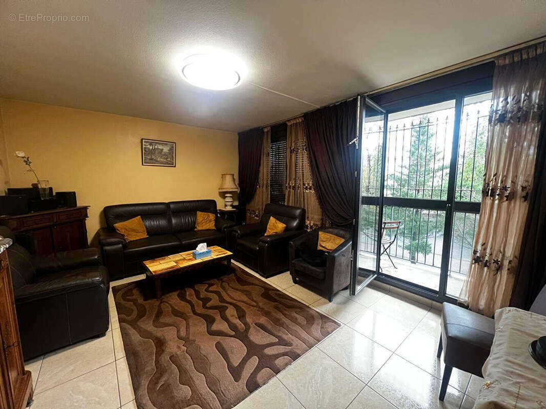 Appartement à FONTENAY-SOUS-BOIS