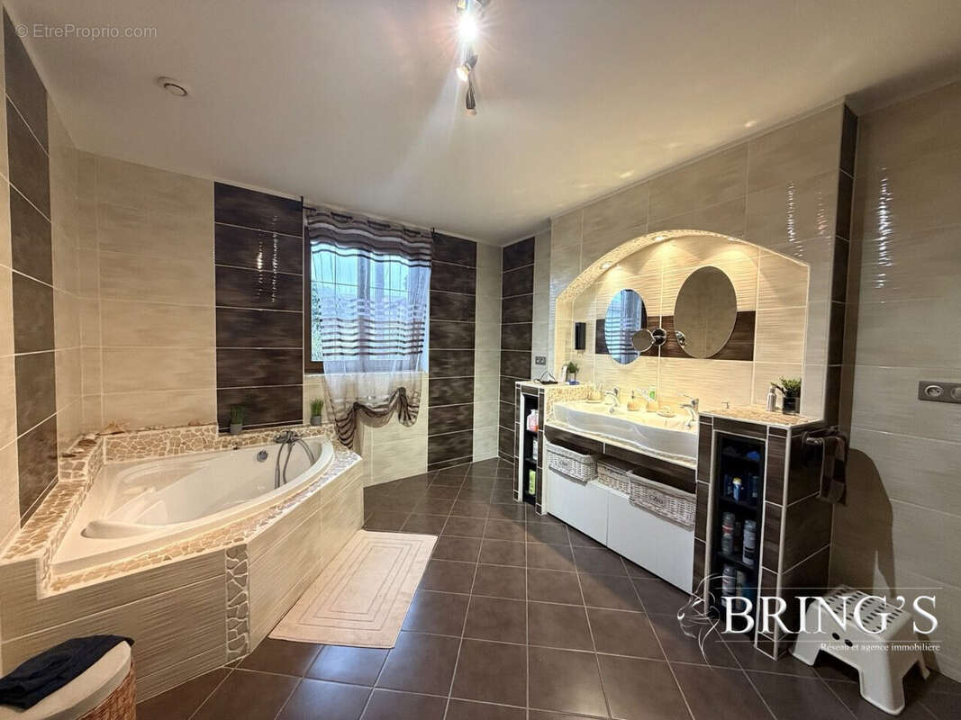 Maison à FLEVILLE-LIXIERES