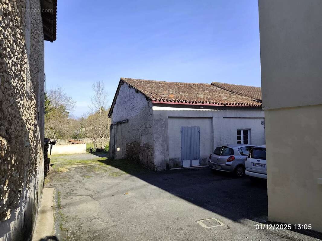 Maison à NEUVIC