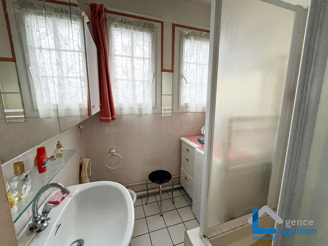 Hendaye Plage - Bel appartement T3 de 62 m2 avec balcons et cave - Tout à pied - photo 8