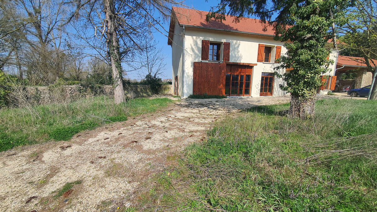Autre à CREMIEU