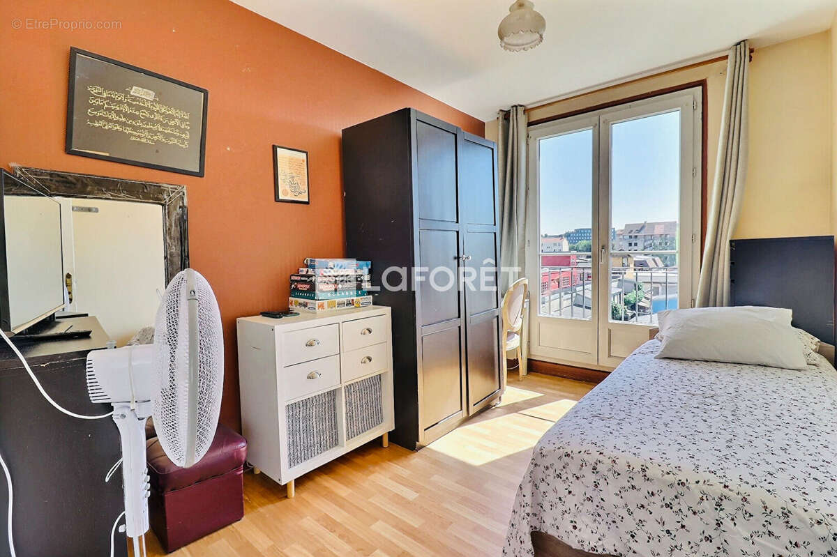 Appartement St Ouen 4 pièce(s) 58 m2 - photo 6