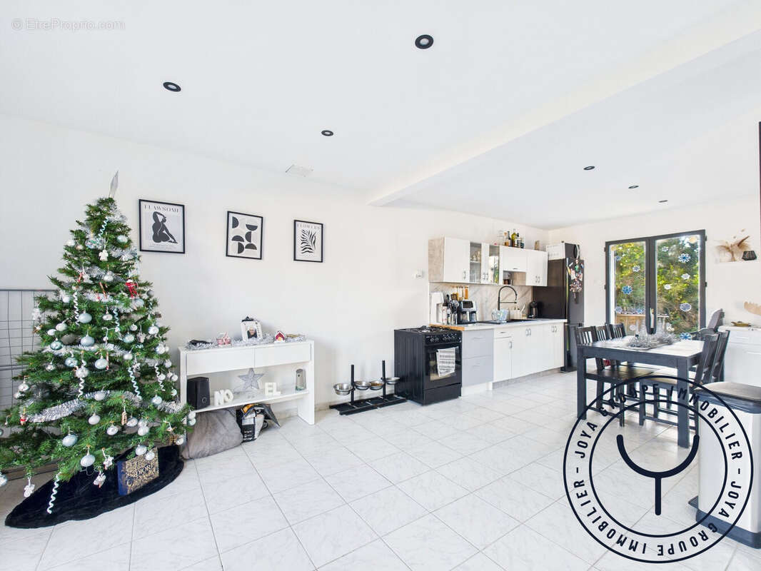 Maison à NEUVILLE-SUR-VANNES