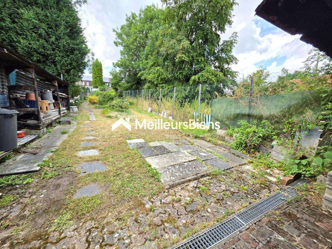 Maison 132 m² à Maubeuge avec 4 chambres, garage et jardin - photo 12