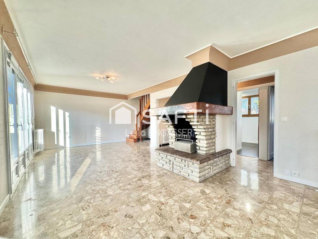 Photo 1 - Maison à IVRY-LA-BATAILLE