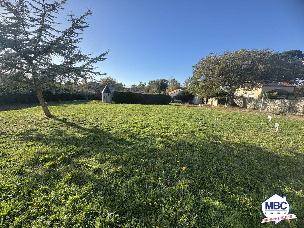 Terrain à SAINT-MICHEL-CHEF-CHEF