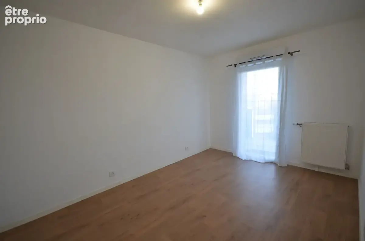 BREST QUATRE MOULINS - Appartement T3 récent de 61m² avec balcon, cave et parking - photo 3