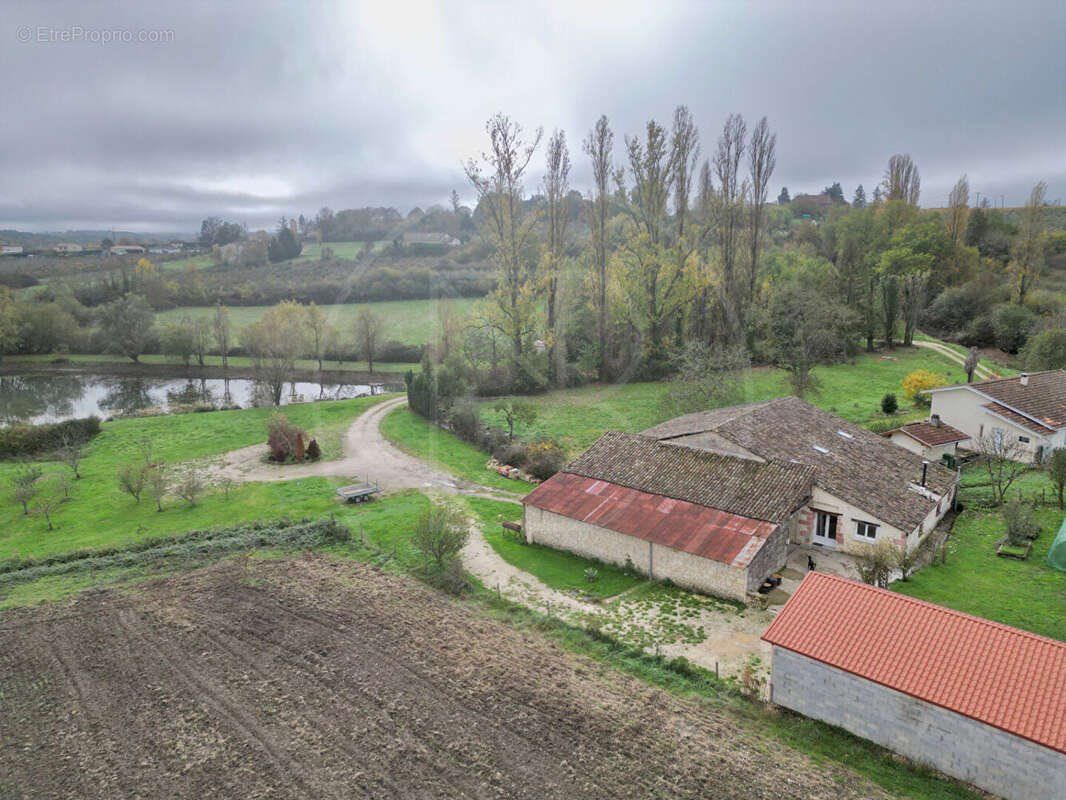 Maison à VILLEFRANCHE-DE-LONCHAT