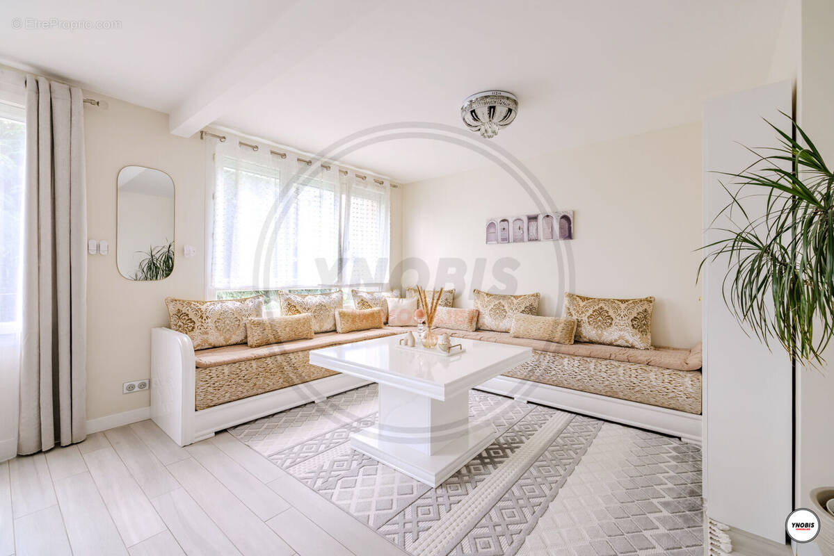 Appartement à LES MUREAUX