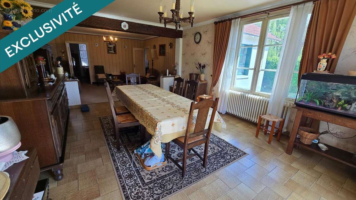 Maison 95 m² à Lussac-Les-Chateaux  - photo 8