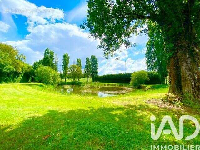 Maison 132 m² à Saint-Victor-De-Buthon  - photo 5