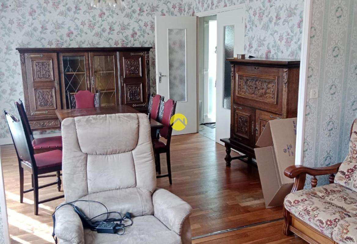 Maison à REUILLY